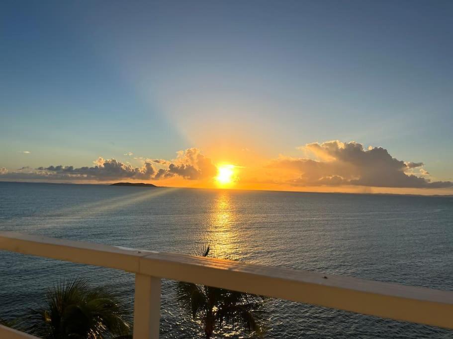 Beautiful Ocean Blue Love Oceanfront Apartment Fajardo Exterior photo