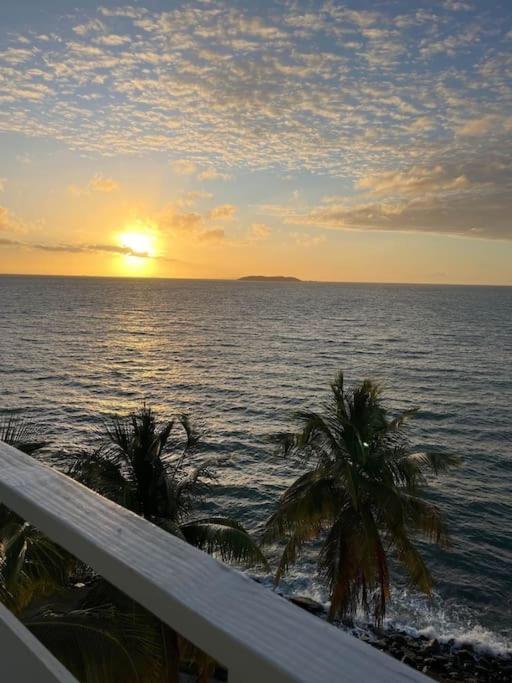 Beautiful Ocean Blue Love Oceanfront Apartment Fajardo Exterior photo