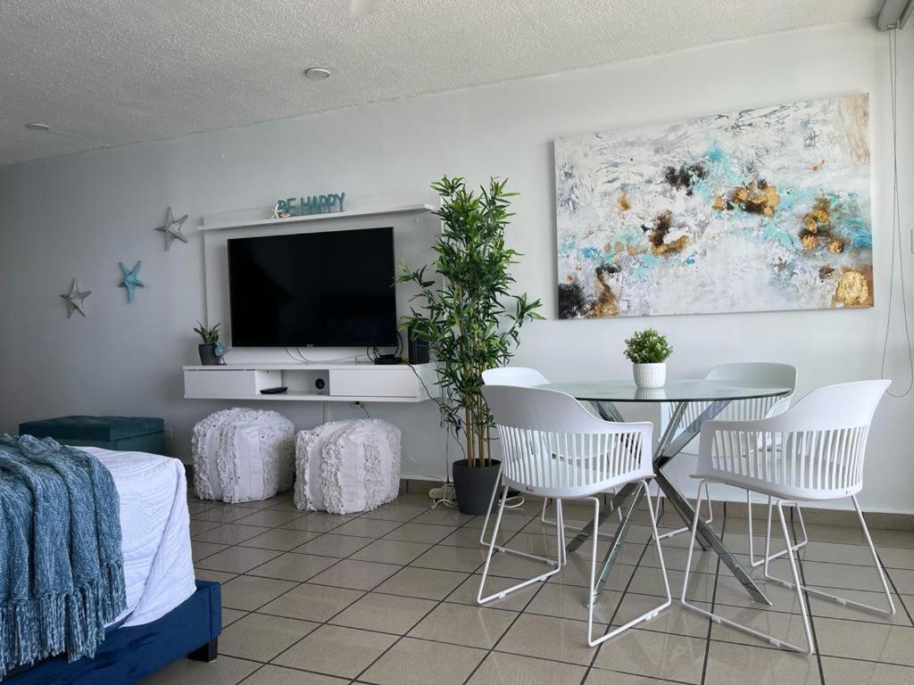 Beautiful Ocean Blue Love Oceanfront Apartment Fajardo Exterior photo