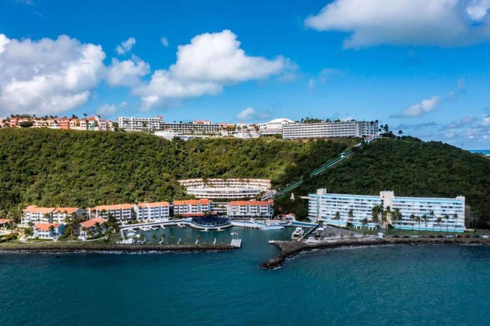 Beautiful Ocean Blue Love Oceanfront Apartment Fajardo Exterior photo