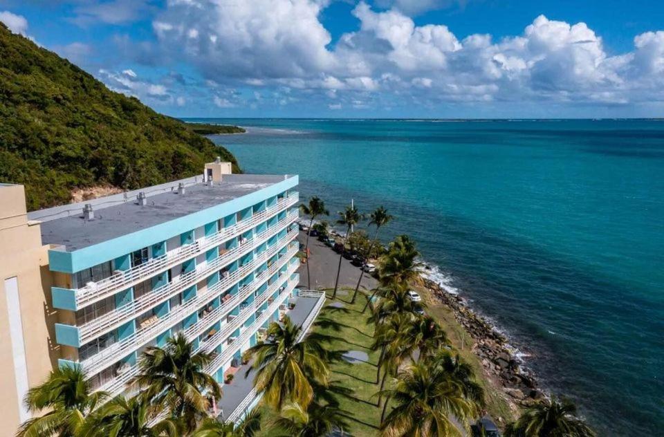 Beautiful Ocean Blue Love Oceanfront Apartment Fajardo Exterior photo