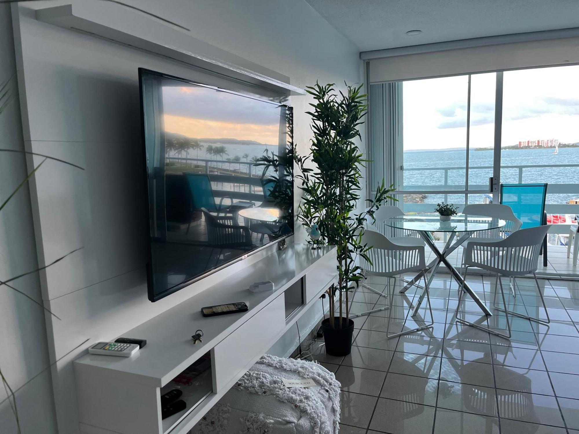 Beautiful Ocean Blue Love Oceanfront Apartment Fajardo Exterior photo